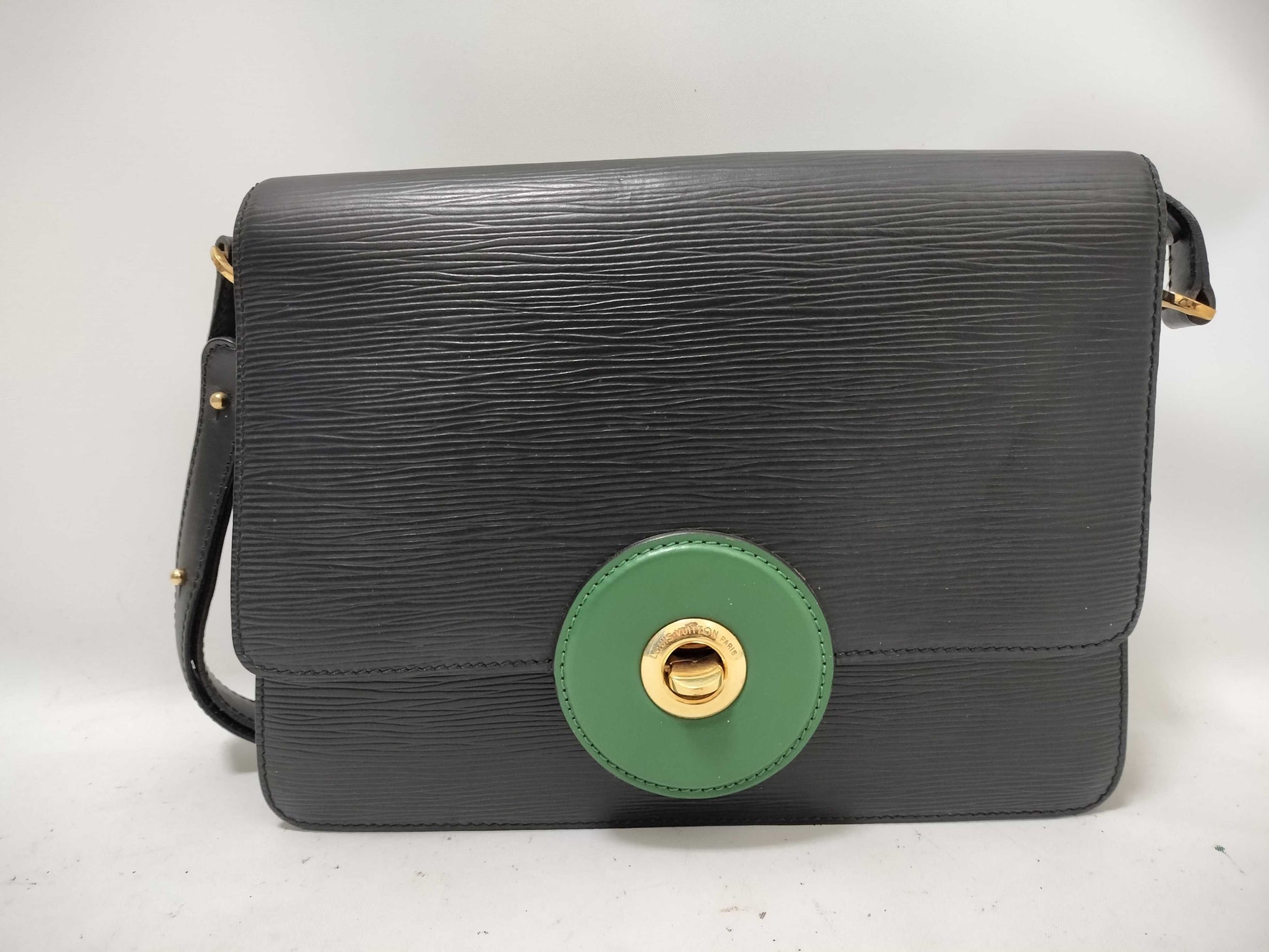 LOUIS VUITTON Epi Free Run Handbag M52414 VI0970 Handbag