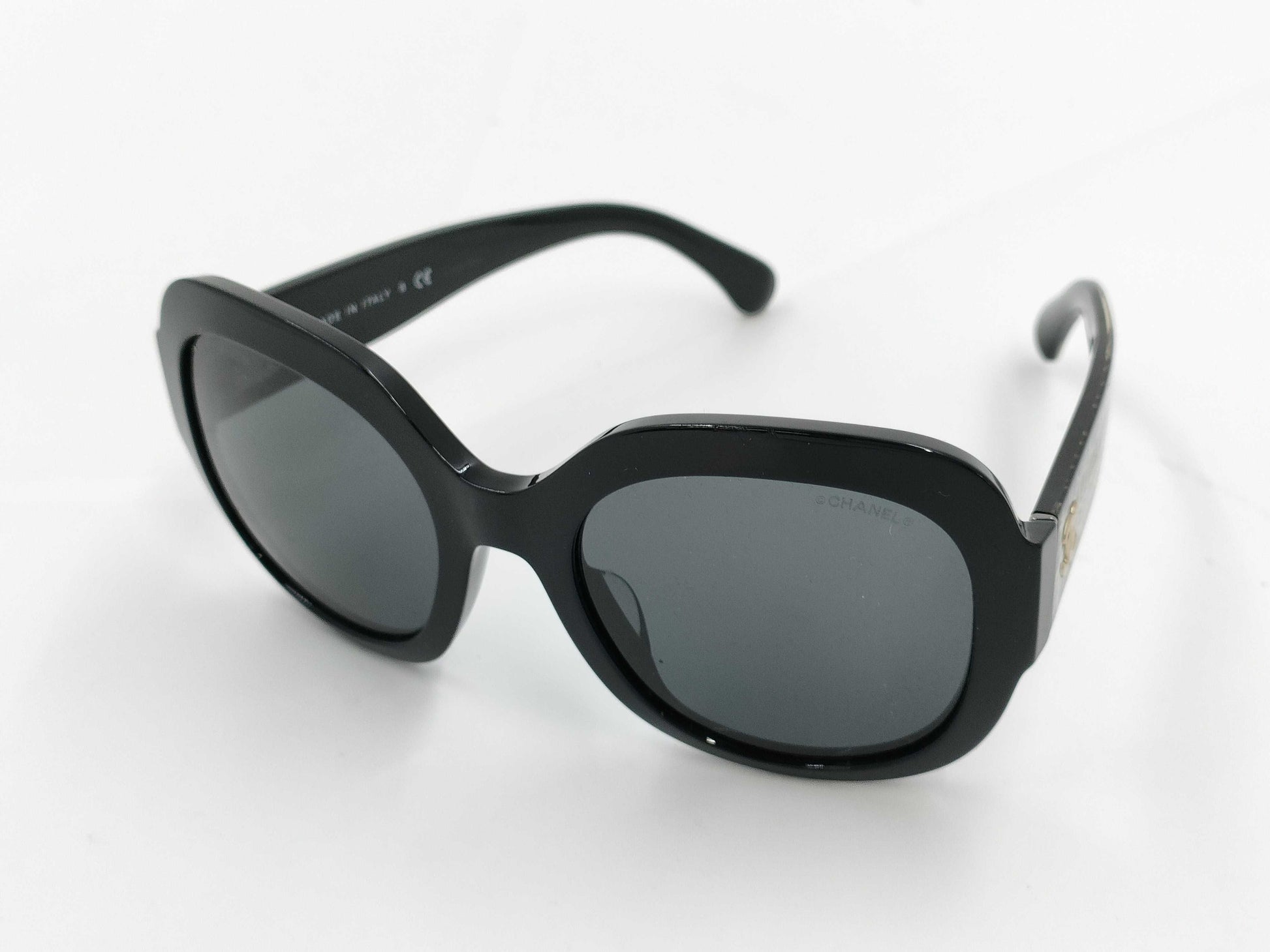  CHANEL Coco Mark Sunglasses and Glasses