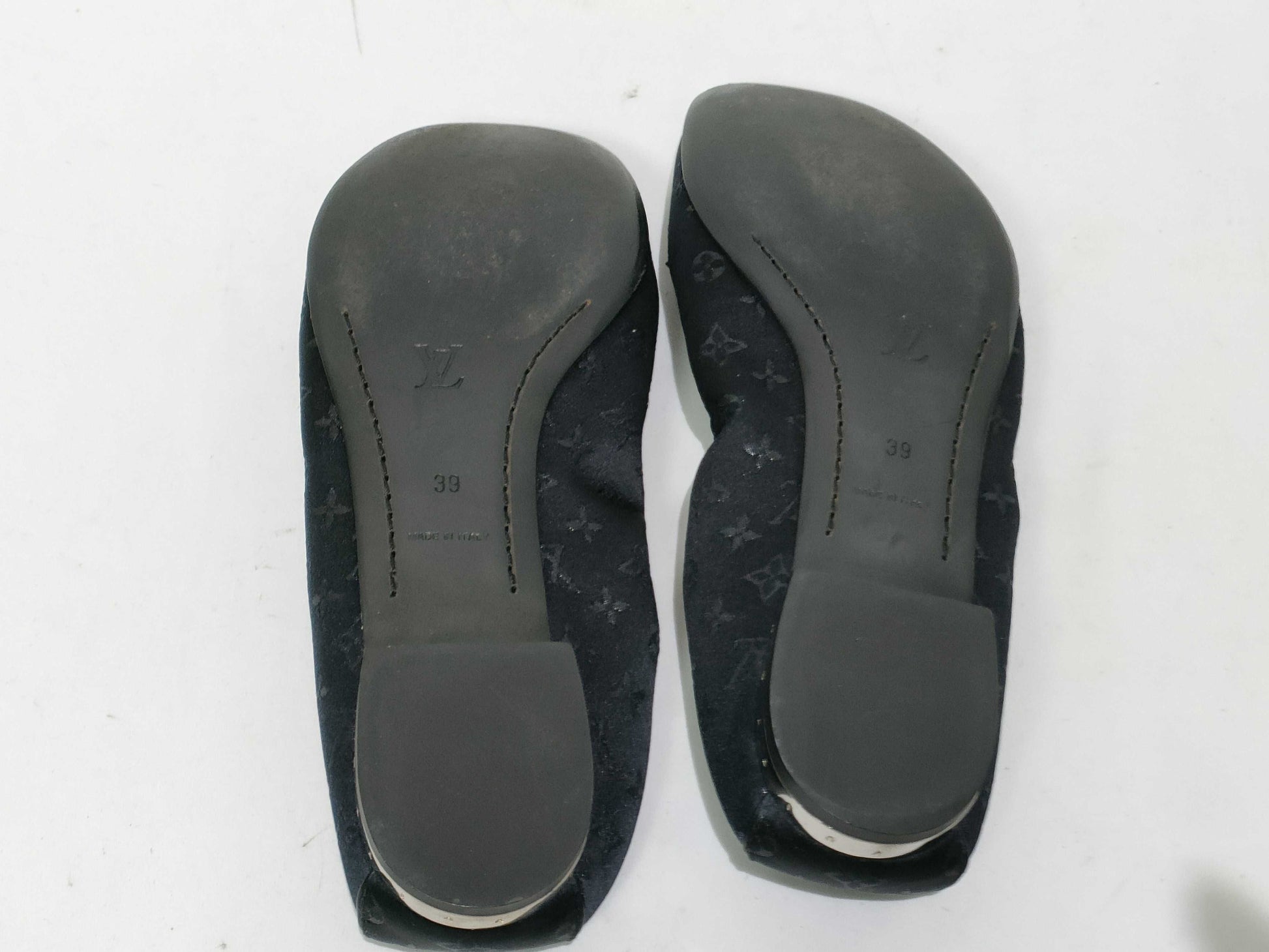 LOUIS VUITTON Louis Vuitton Monogram Flat Pumps