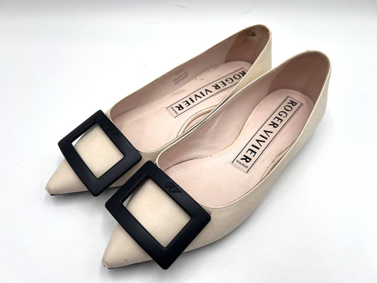 Roger Vivier Leather Flats, Beige, Size 35 1/2, Pumps