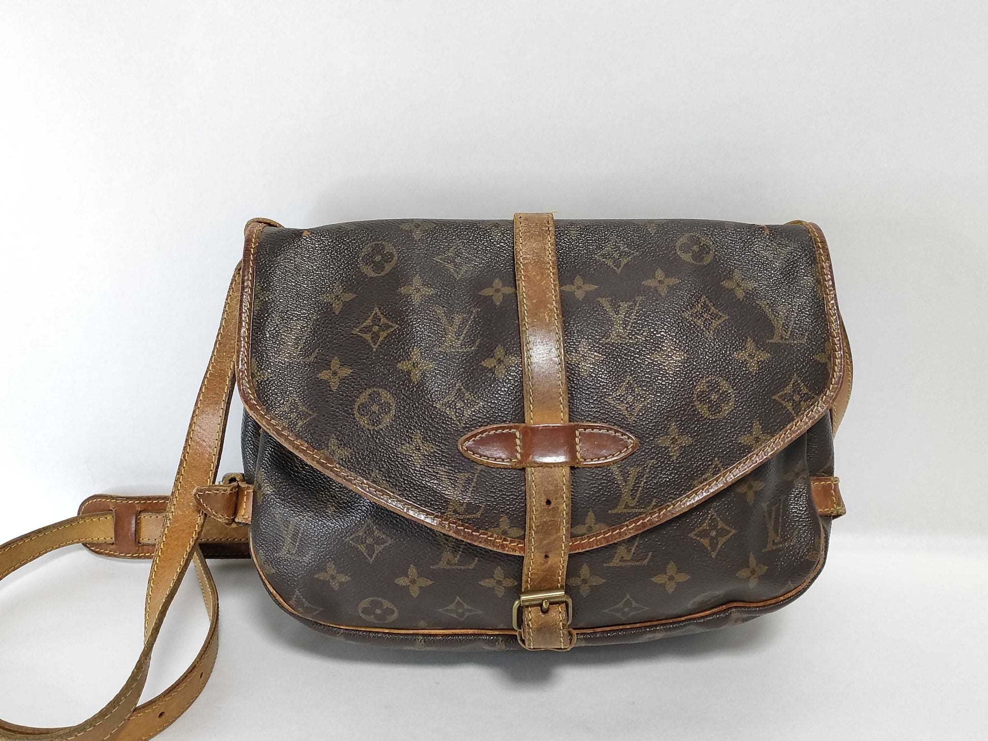 LOUIS VUITTON Monogram LOUIS VUITTON Monogram M42256 Saumur 30 Shoulder Bag Shoulder Bag
