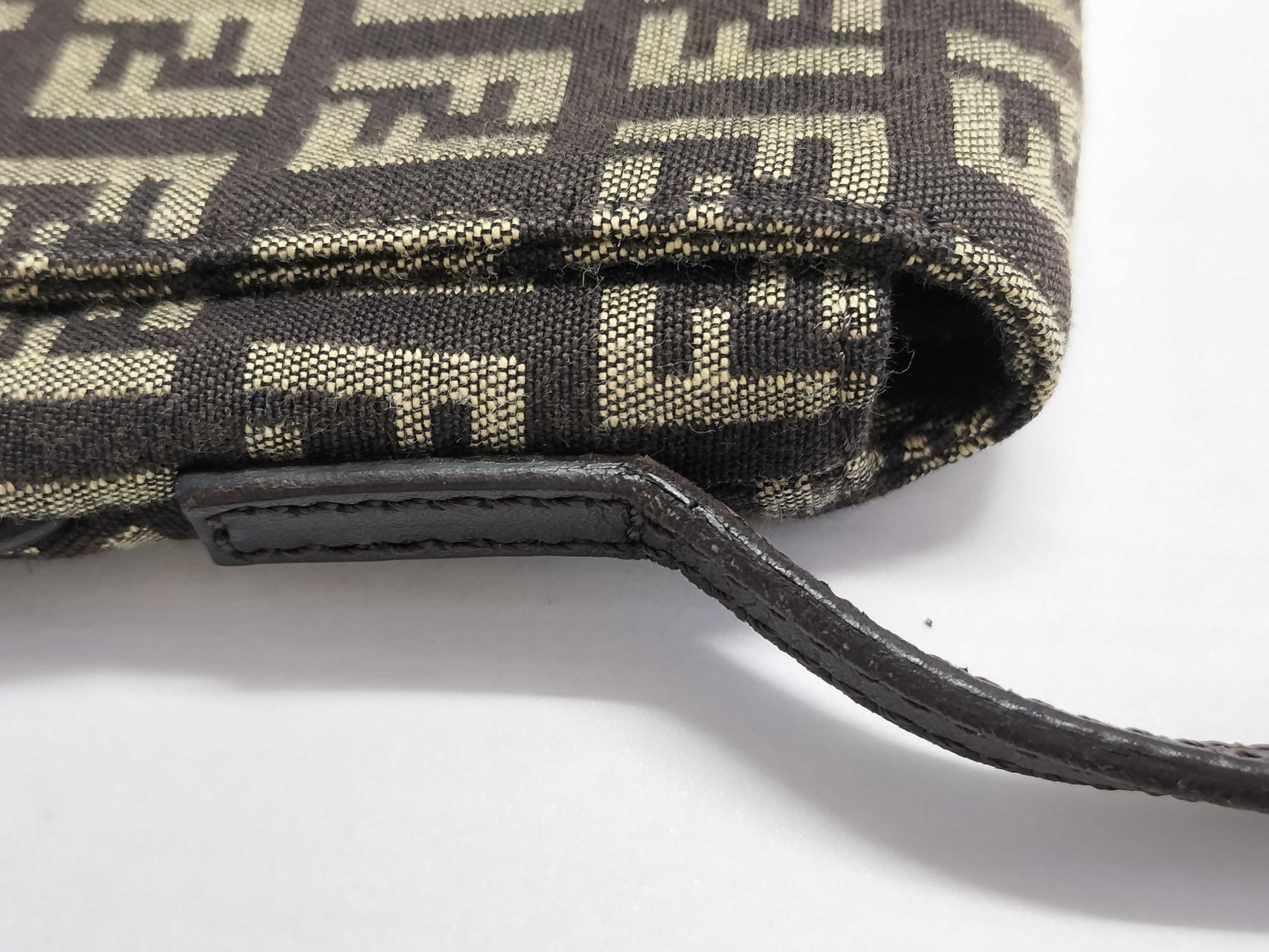 FENDI Zucchino Shoulder Bag in Mamma Bucket, Brown with Black FF Hardware