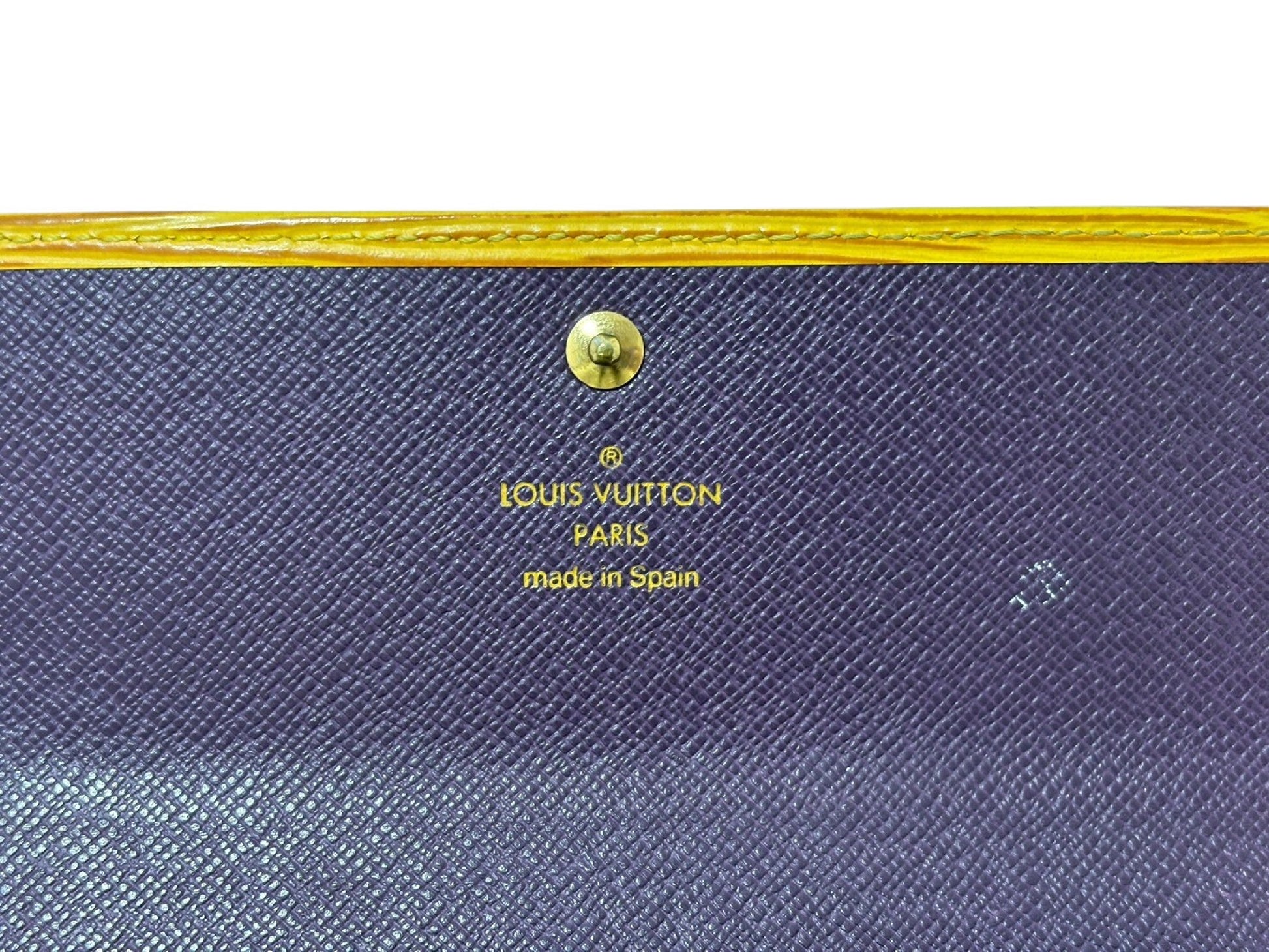 LOUIS VUITTON Epi Porte Tresor International Wallet