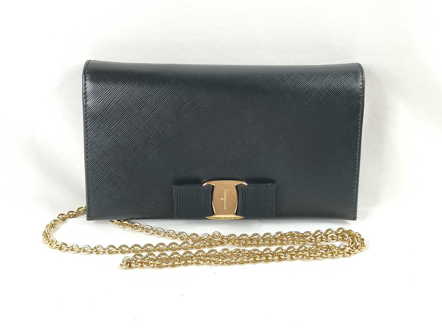 Salvatore Ferragamo Vara Chain Shoulder Bag in Black
