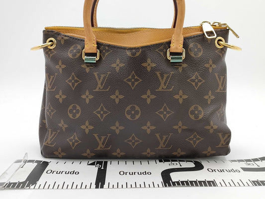 LOUIS VUITTON Pallas handbag