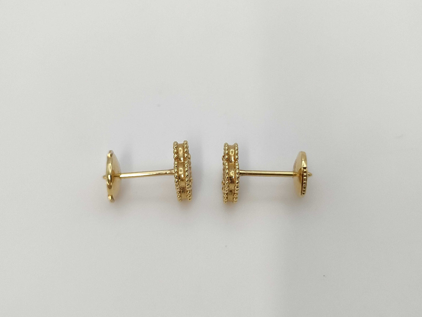 Van Cleef & Arpels Sweet Alhambra Mother-of-Pearl Yellow Gold Au750 2.8g Earrings 