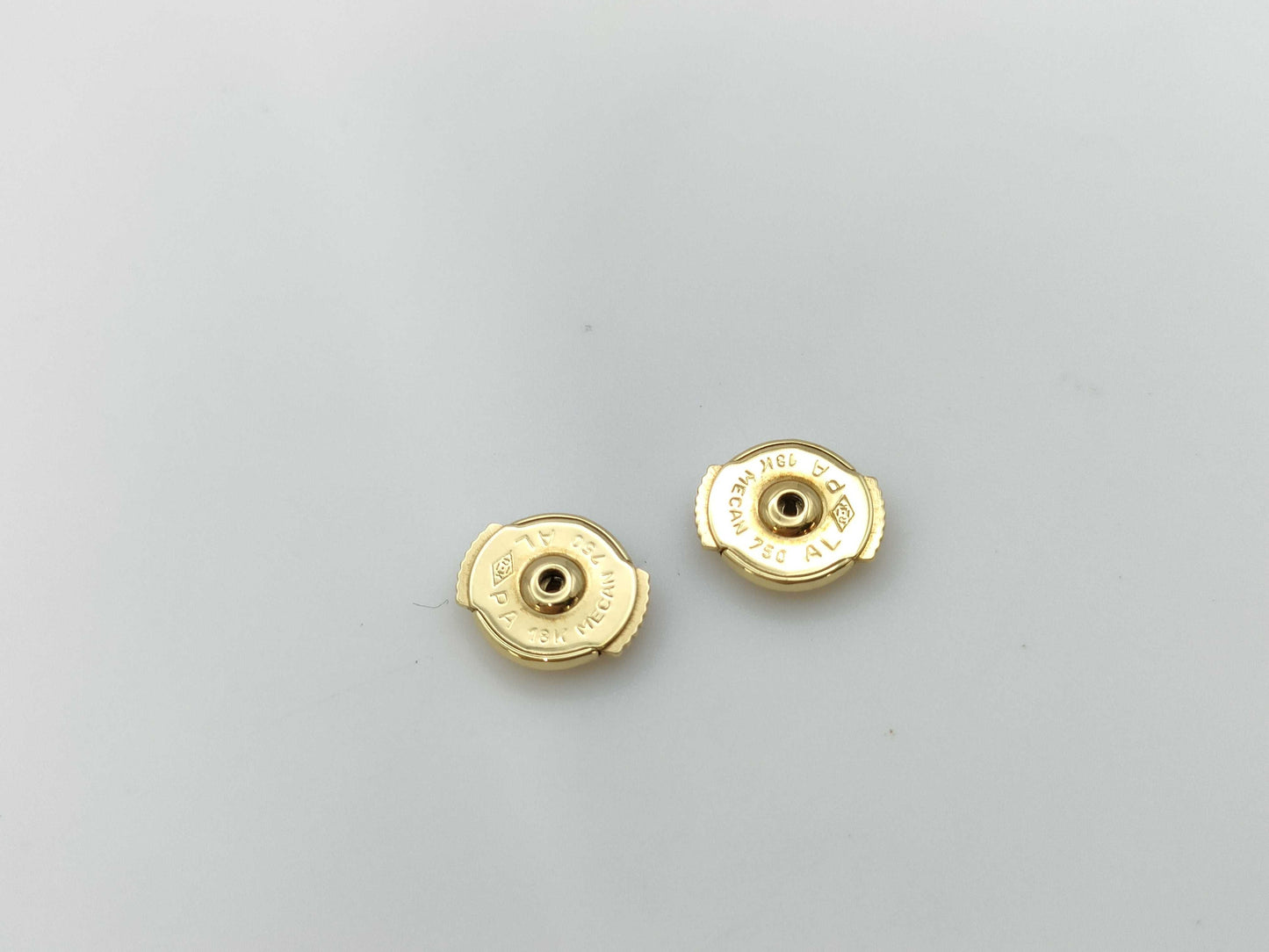 Van Cleef & Arpels Sweet Alhambra Mother-of-Pearl Yellow Gold Au750 2.8g Earrings 