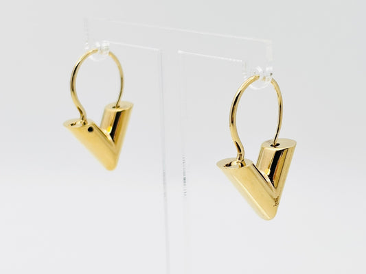 LOUIS VUITTON Essential V Earrings, Gold, M61088, LE0185