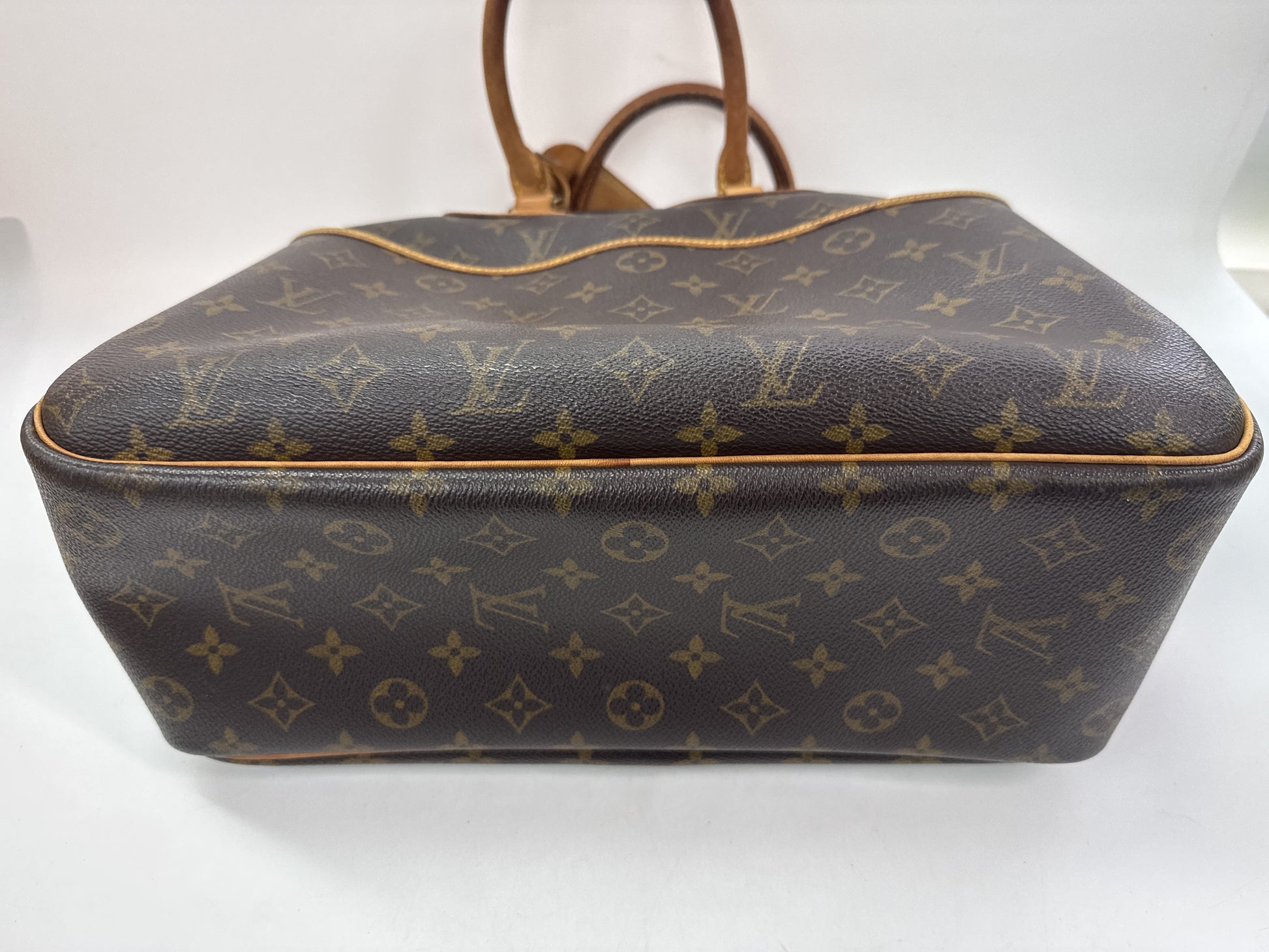 LOUIS VUITTON Louis Vuitton Monogram Deauville Handbag