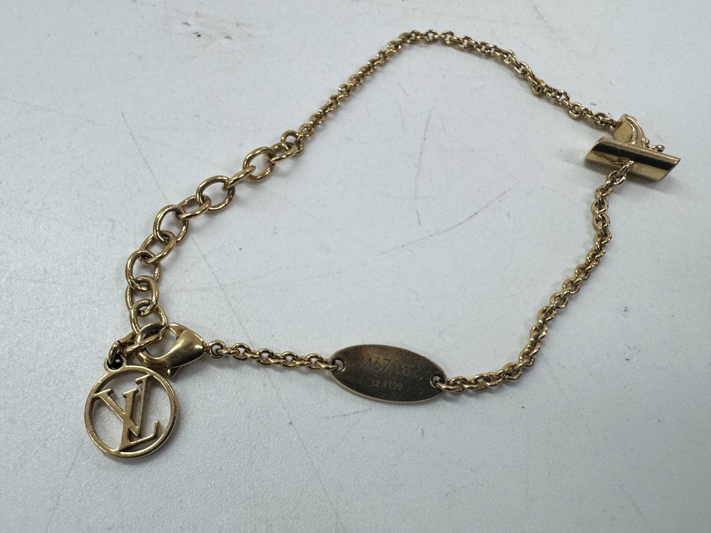 LOUIS VUITTON LV&ME Y Motif Bracelet LE1129 Bracelet/Bangle