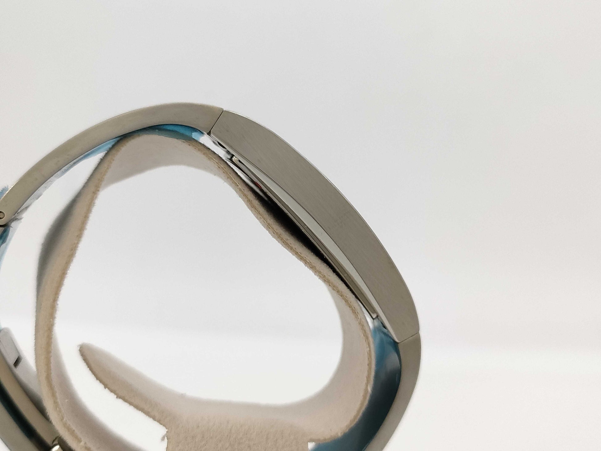 GUCCI 2400S 10108283 Quartz Women's Watch