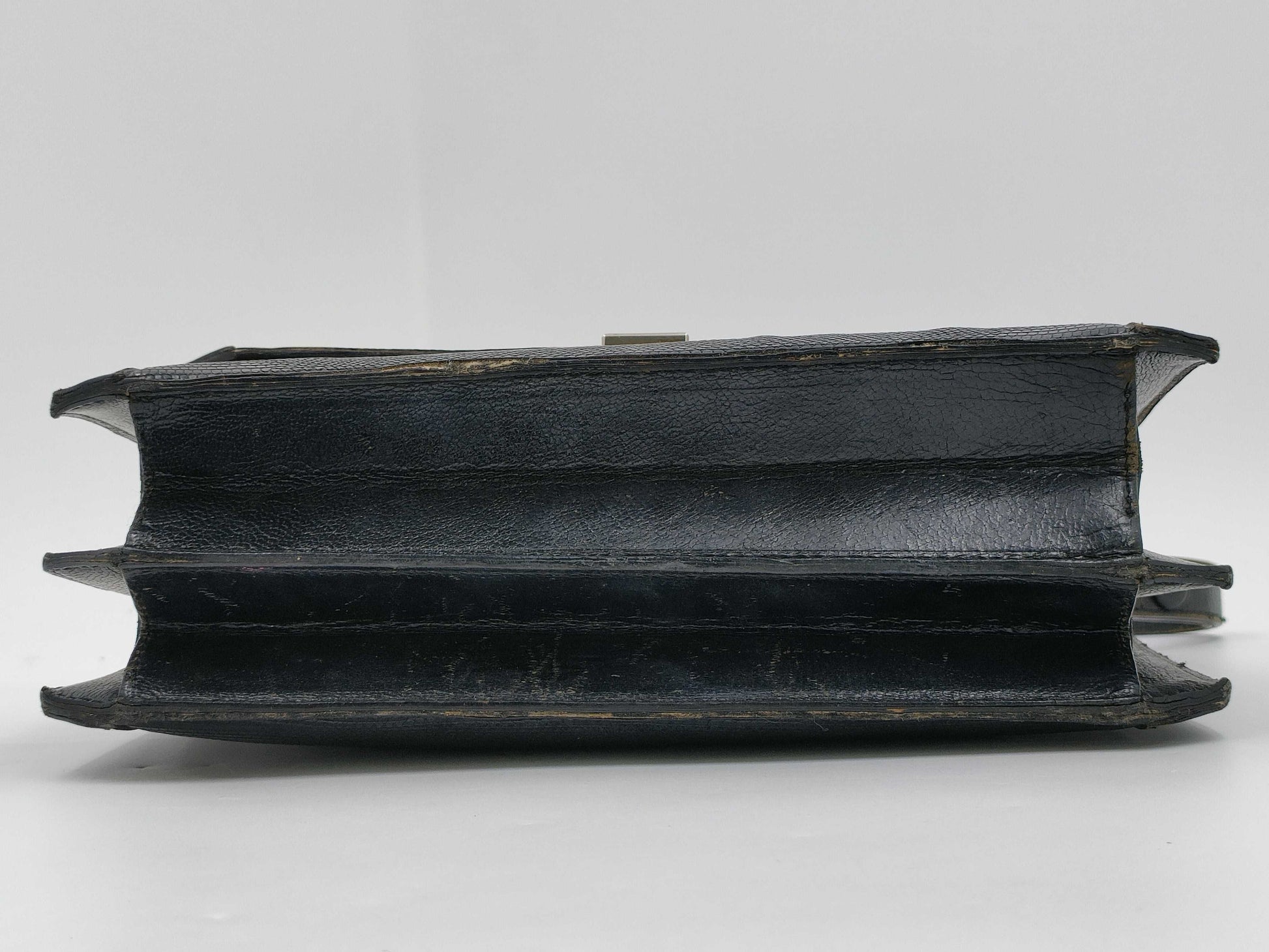 Yves Saint Laurent Yves Saint Laurent Lizard Shoulder Bag Shoulder Bag