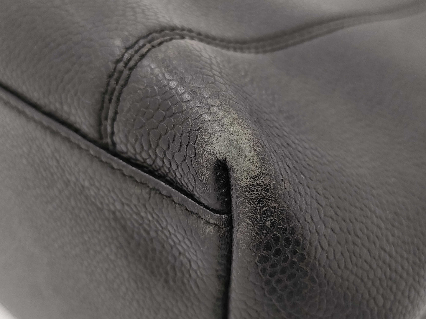 CHANEL Caviar Skin Handbag Shoulder Bag