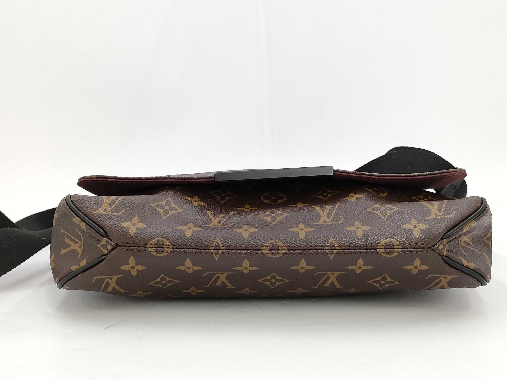 LOUIS VUITTON Monogram Macassar District MM Shoulder Bag