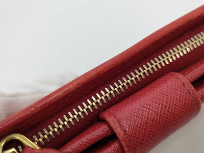 PRADA Saffiano wallet