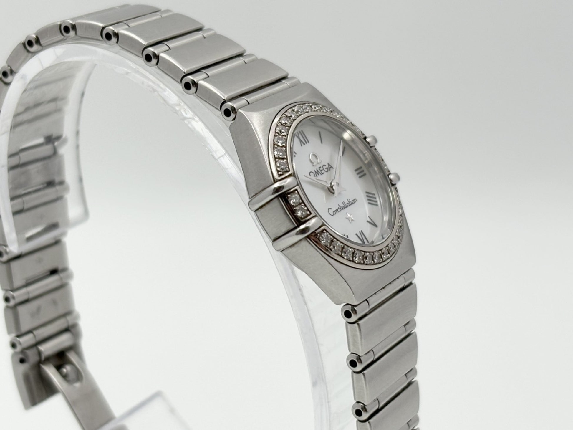 OMEGA Constellation 1466.61 59128430 Shell Dial Quartz Women's Watch