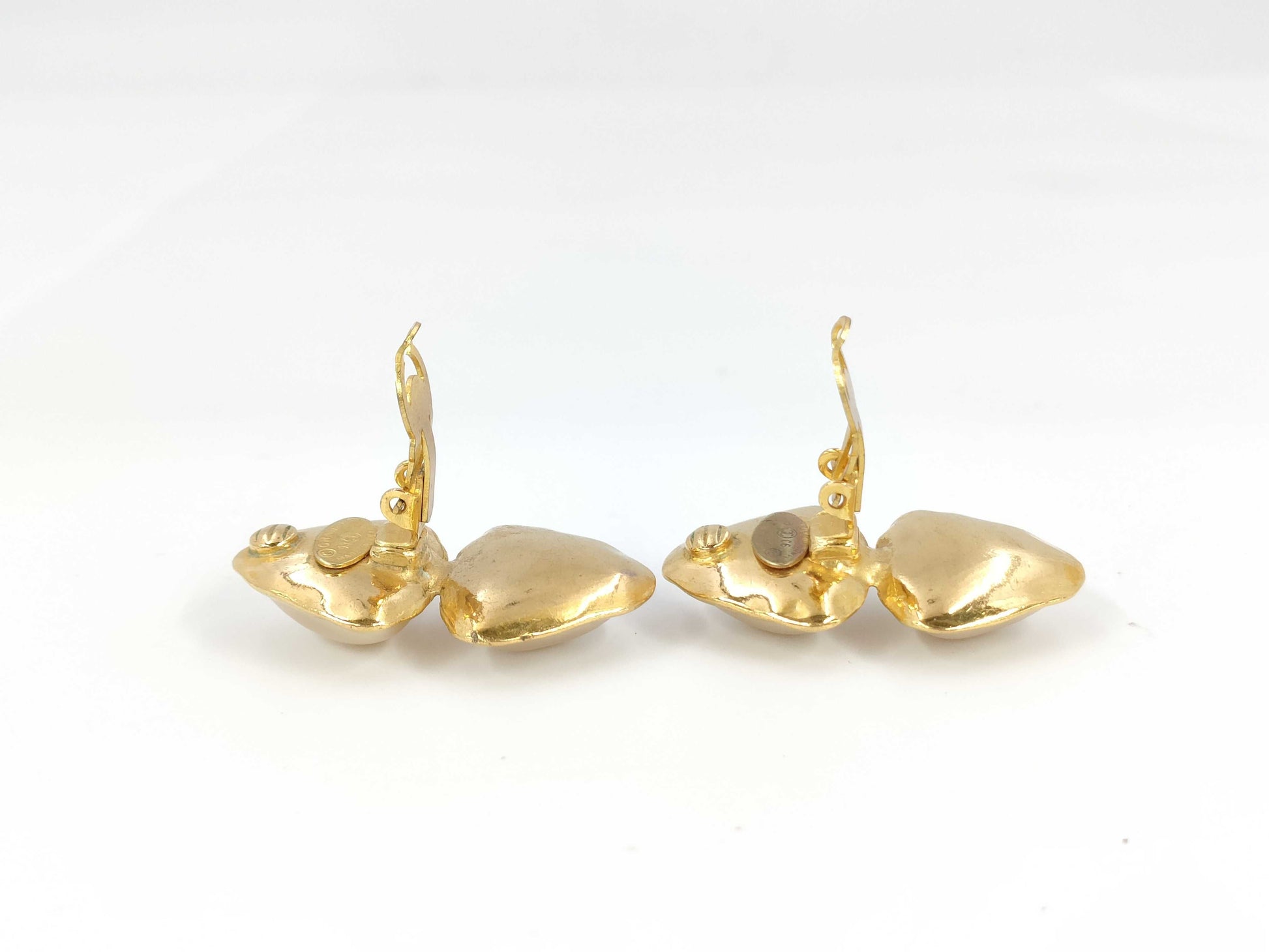 CHANEL 93P Triangle Pearl Earrings