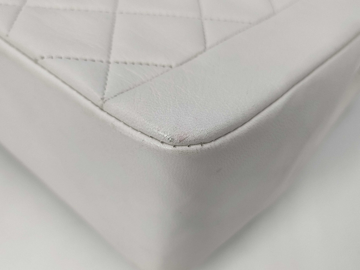 CHANEL Matelasse 25 Lambskin Shoulder Bag with G Hardware, White, 1810657