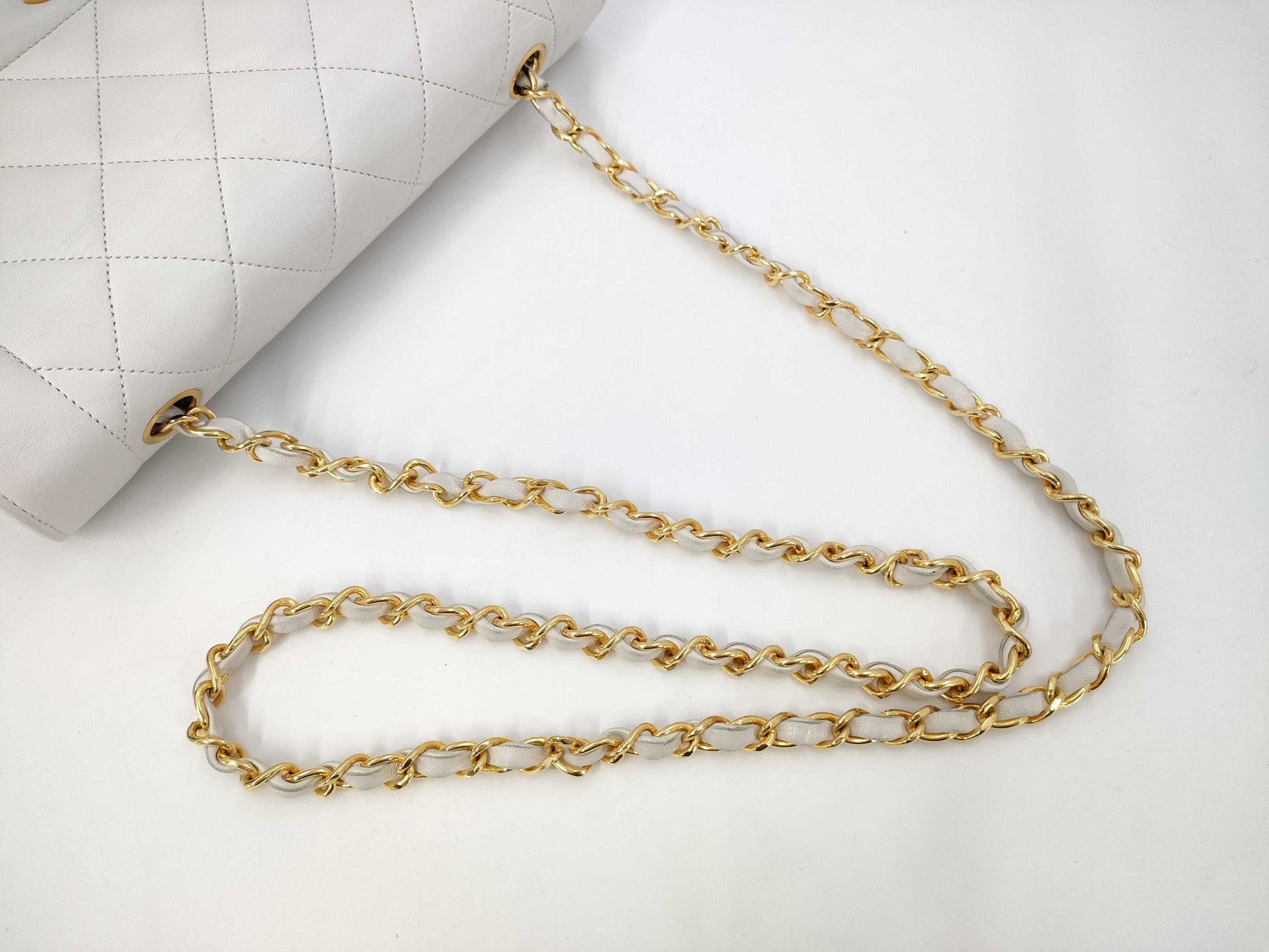 CHANEL Matelasse 25 Lambskin Shoulder Bag with G Hardware, White, 1810657