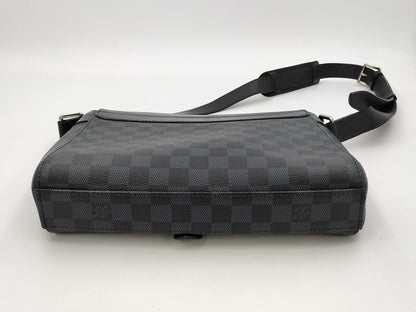 LOUIS VUITTON Cobalt Newport Messenger MM DR4106 Shoulder Bag