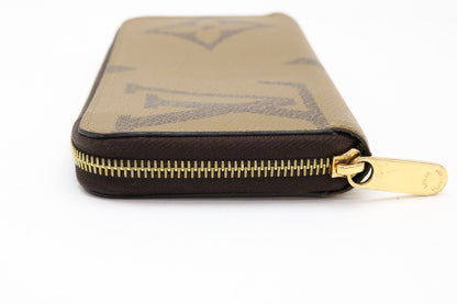 LOUIS VUITTON Monogram Giant Reverse Zippy Wallet