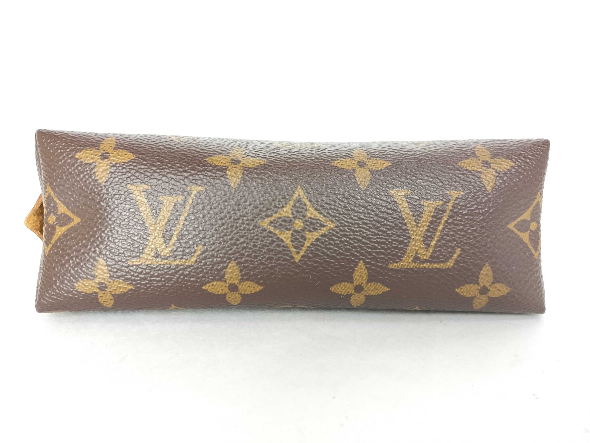LOUIS VUITTON Monogram Louis Vuitton Monogram Pouch Pouch