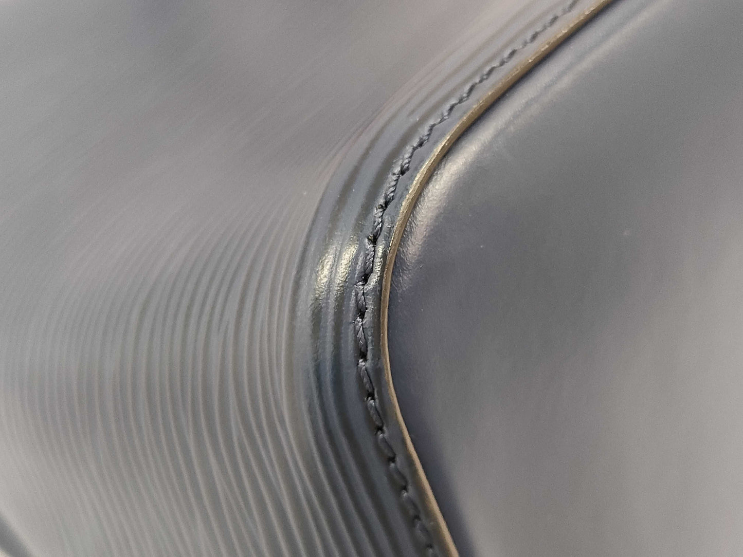 LOUIS VUITTON NeoNoe Handbag Shoulder Bag