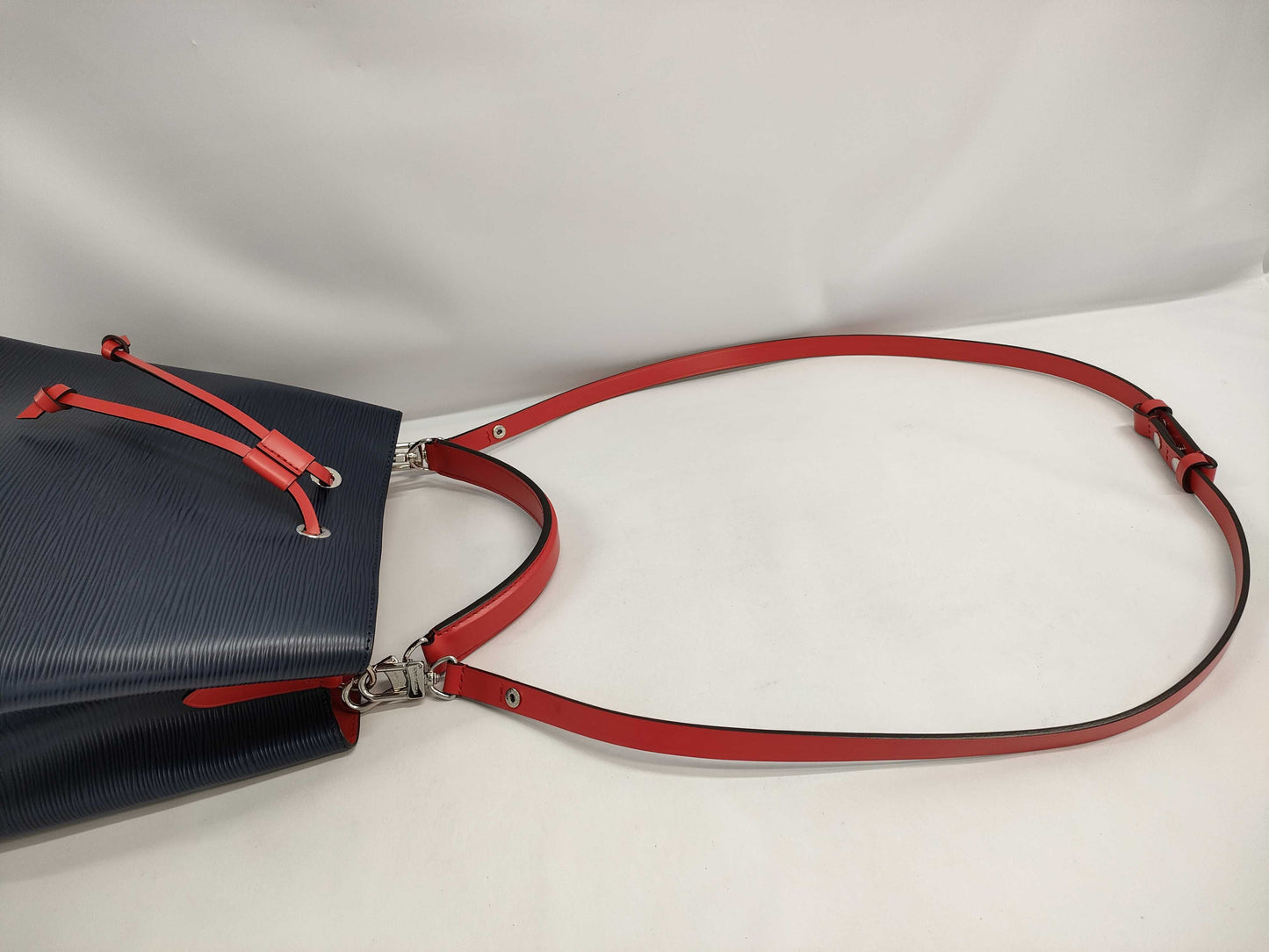 LOUIS VUITTON NeoNoe Handbag Shoulder Bag