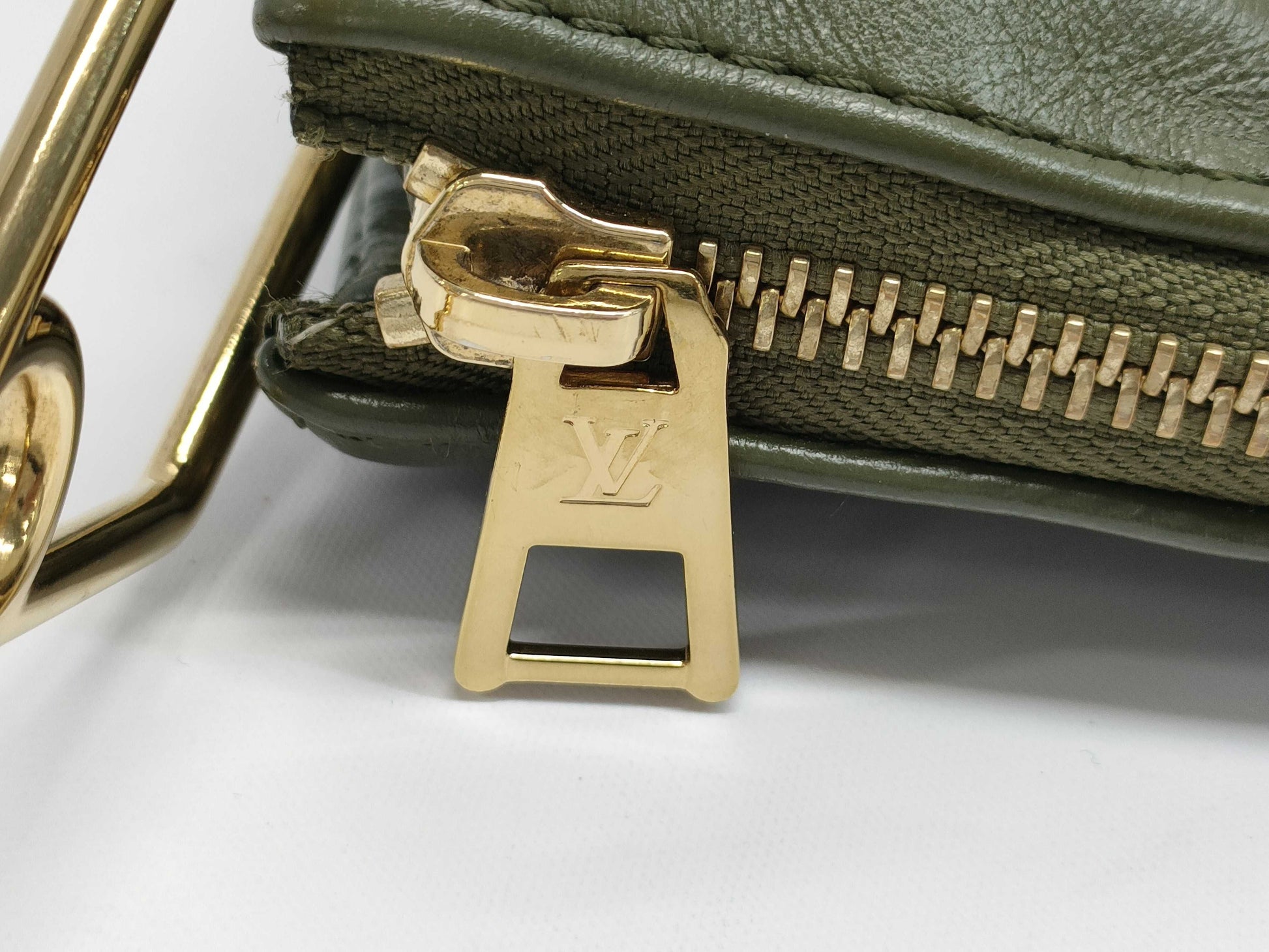LOUIS VUITTON Coussin Shoulder Bag