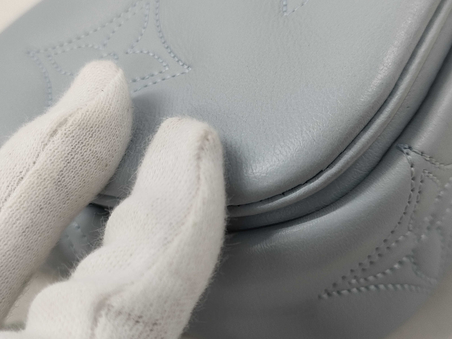 LOUIS VUITTON Louis Vuitton Wallet-on Strap Shoulder Bag