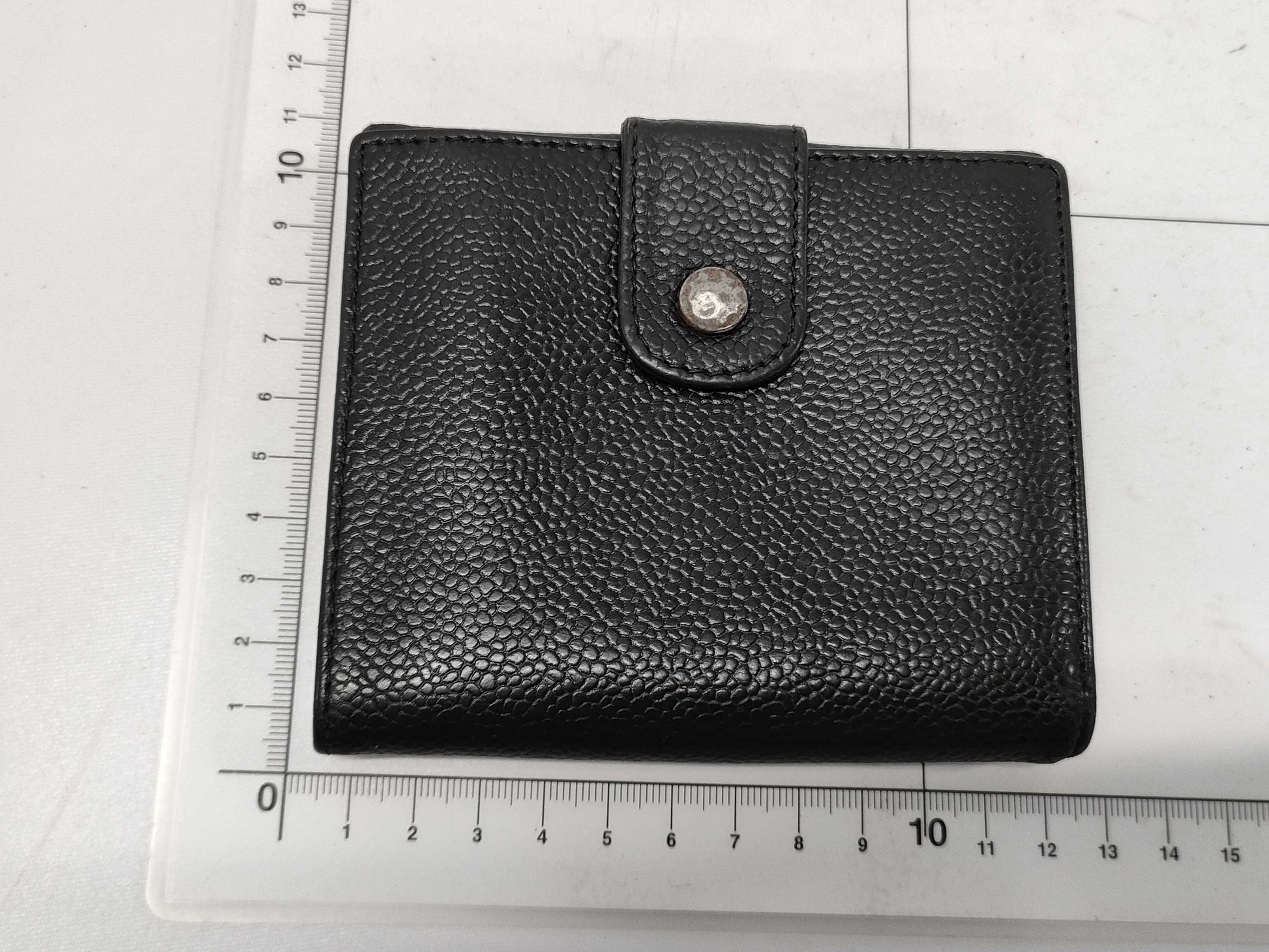 CHANEL Caviar Skin Wallet