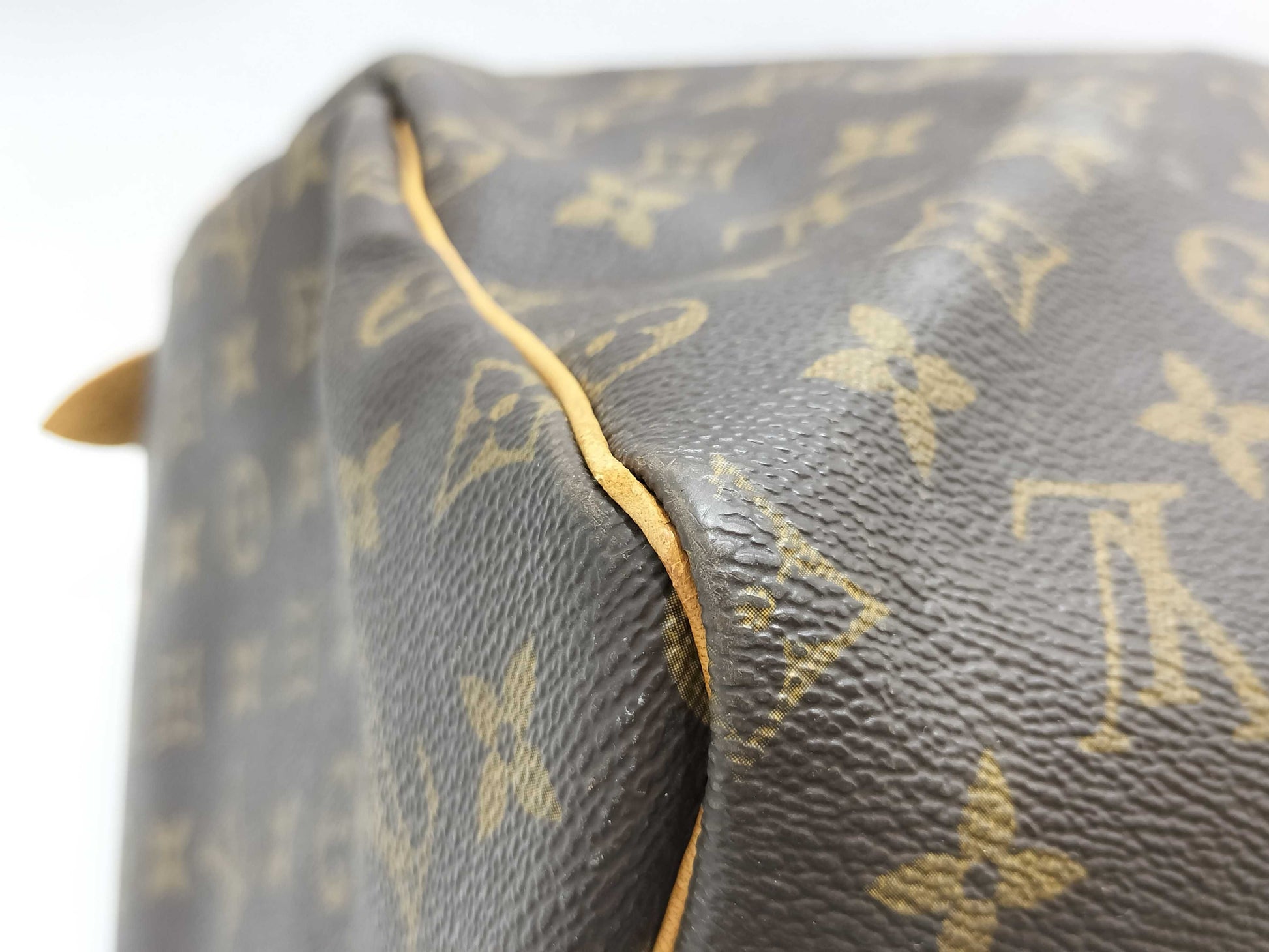 LOUIS VUITTON Monogram LV Keepall Boston Bag