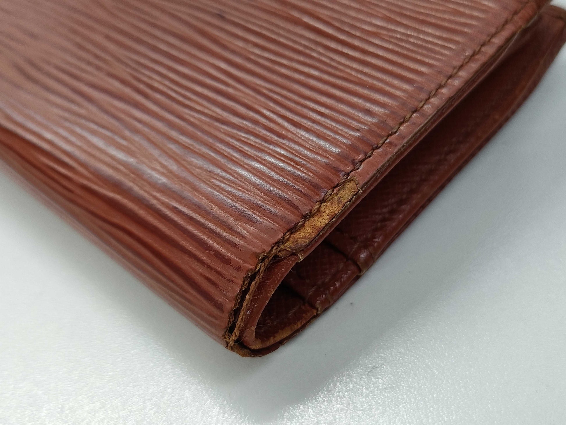 LOUIS VUITTON Epi Louis Vuitton Wallet