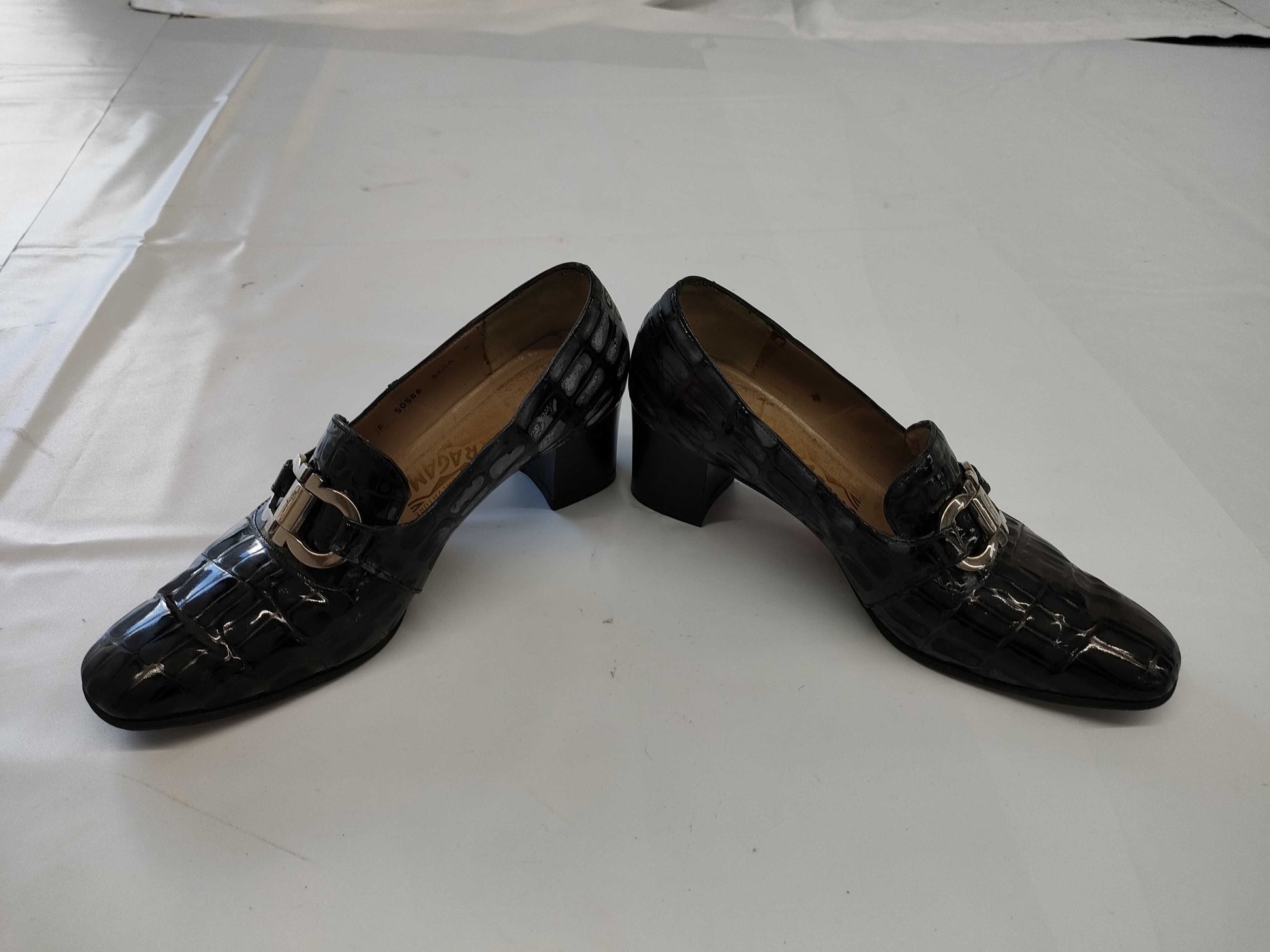 Salvatore Ferragamo size 6 pumps