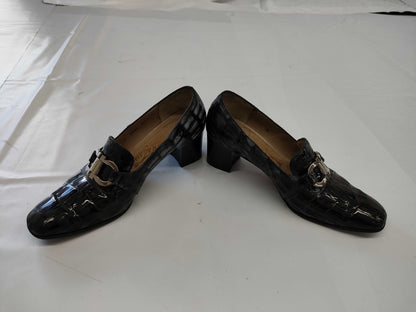 Salvatore Ferragamo size 6 pumps
