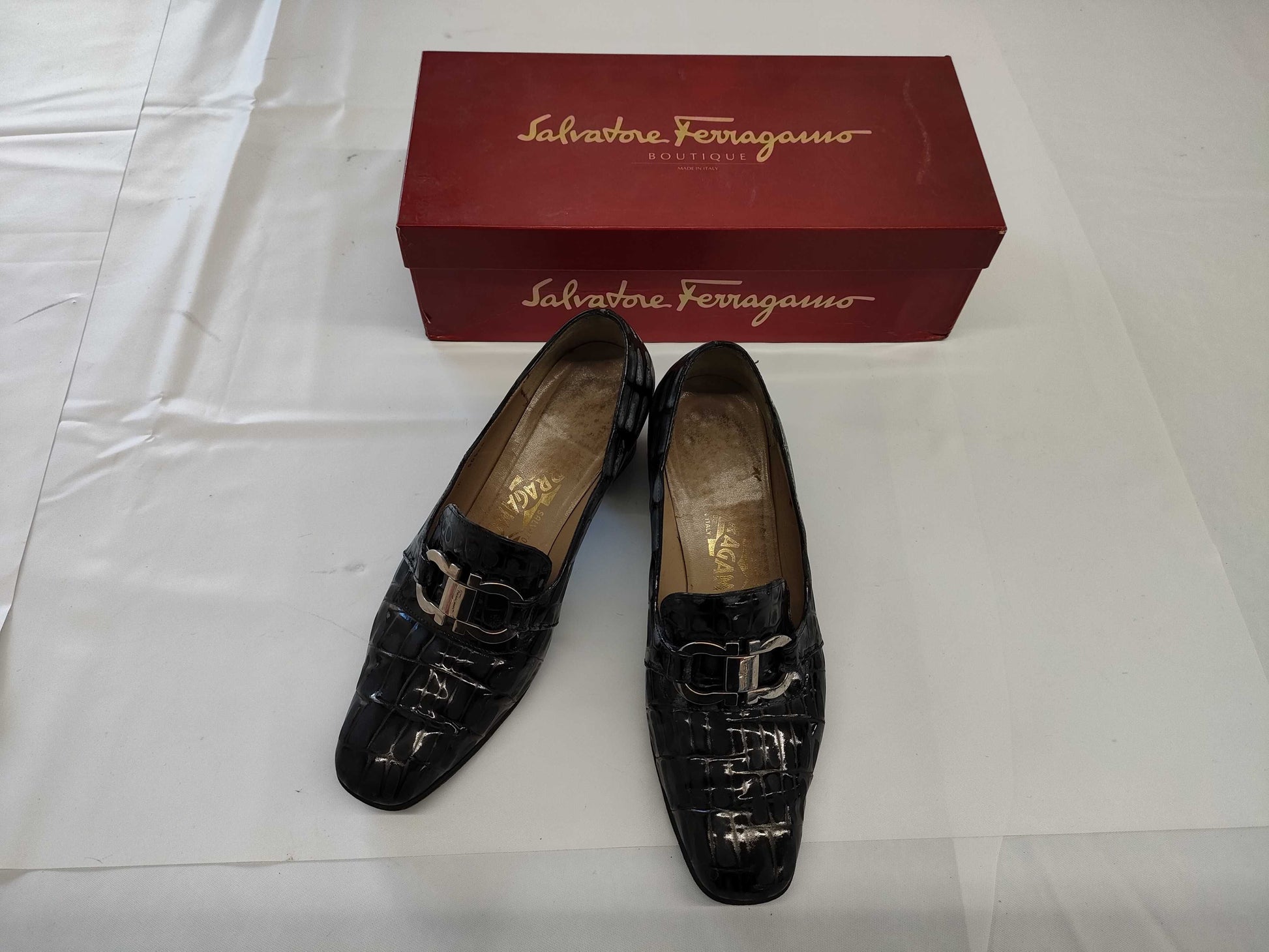 Salvatore Ferragamo size 6 pumps