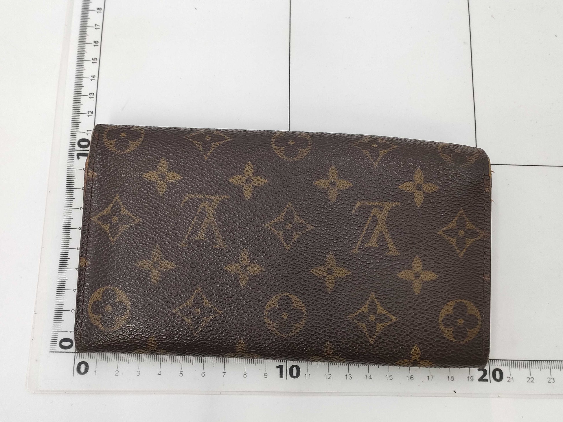 LOUIS VUITTON Monogram Louis Vuitton Wallet