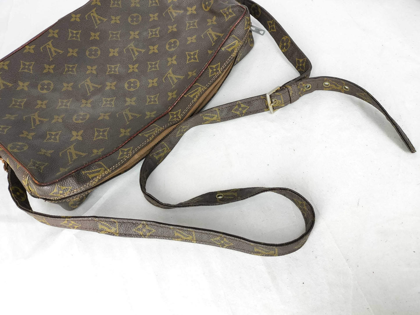 LOUIS VUITTON Monogram Louis Vuitton 2-Piece Bag Set, Large Quantity Shoulder Bags
