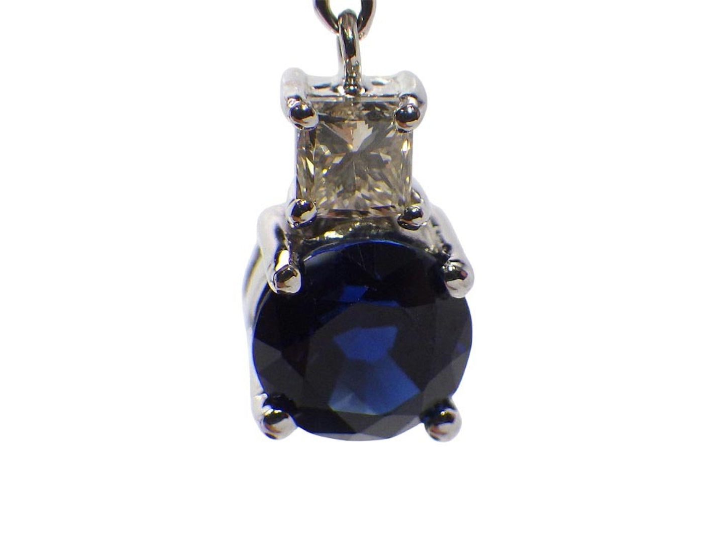 S0.99ct D0.53ct / S1.16ct D0.53ct K18WG 2.9g Earrings 