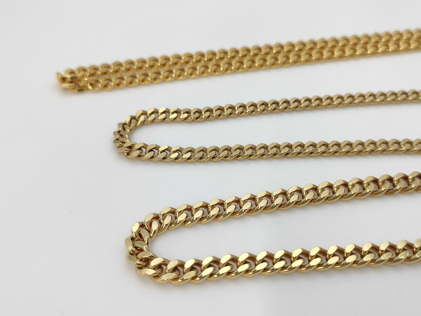 Set of 2 Curb Chain Necklaces, Double-Sided, 18K Gold, 89.0g / 18K Gold, 27.9g 