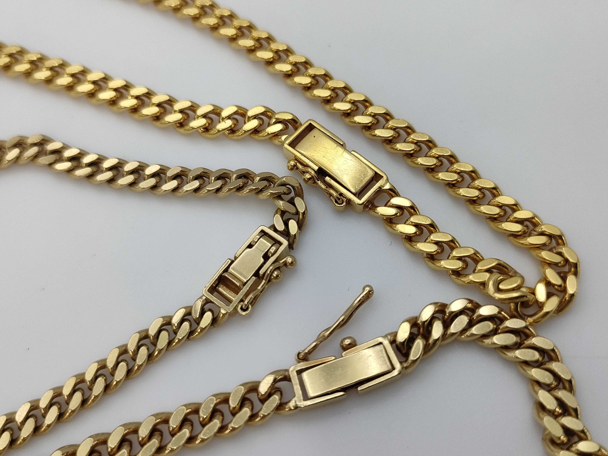Set of 2 Curb Chain Necklaces, Double-Sided, 18K Gold, 89.0g / 18K Gold, 27.9g 