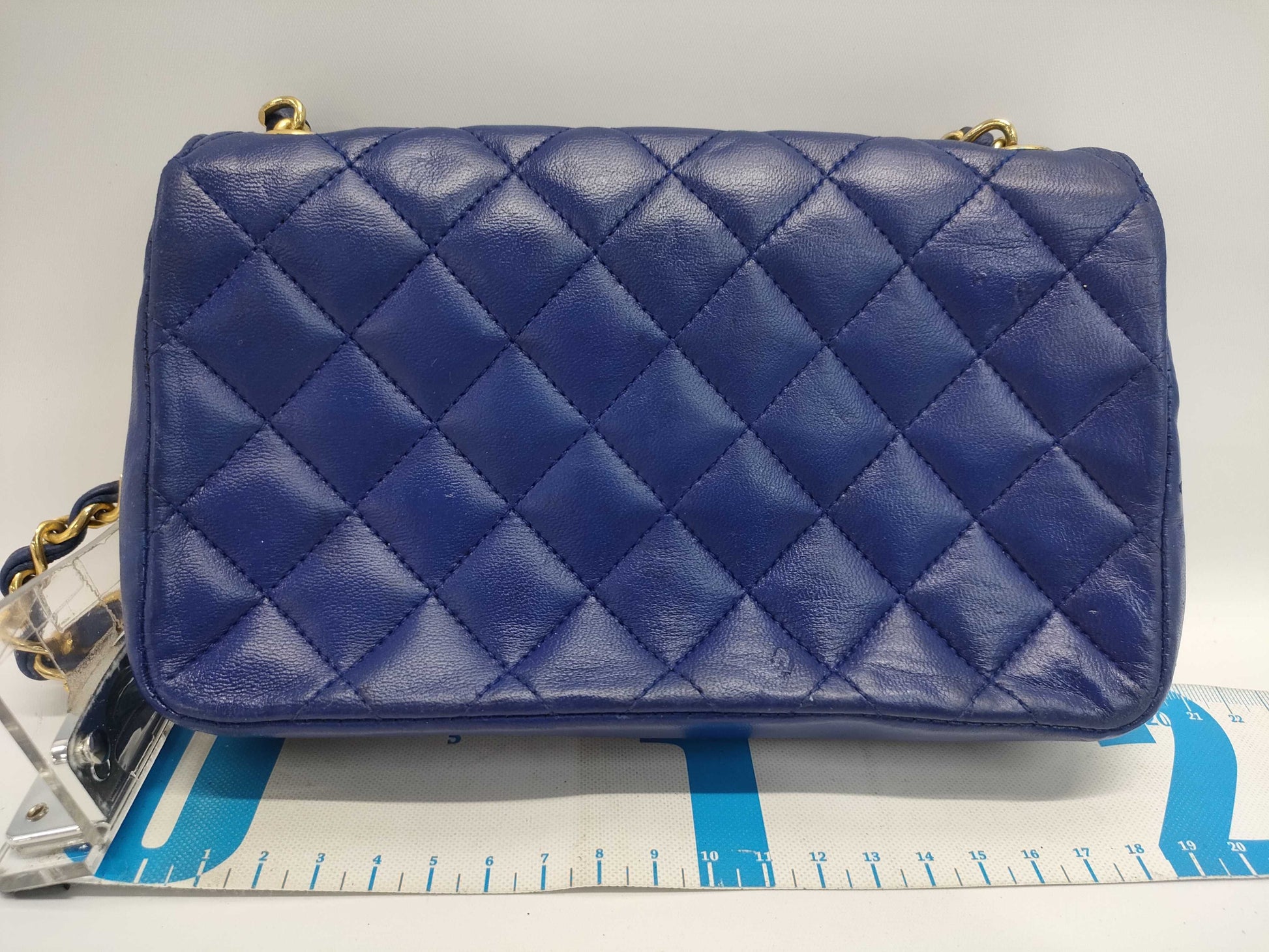 CHANEL Mini Matelasse 20 Lambskin Bag with Seal, Chain Shoulder Bag with Gold Hardware, #1