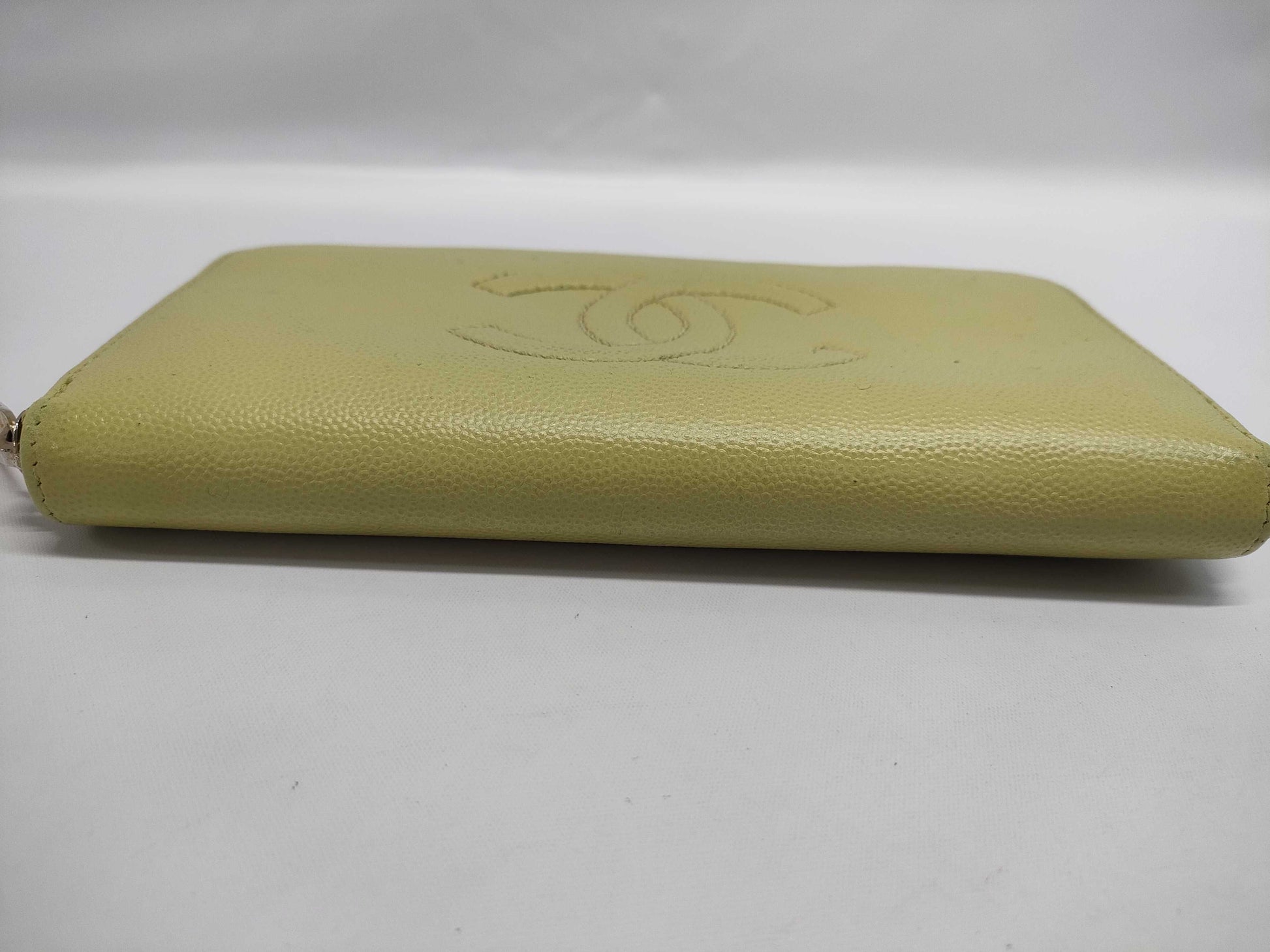 CHANEL Caviar Skin Coco Mark Wallet