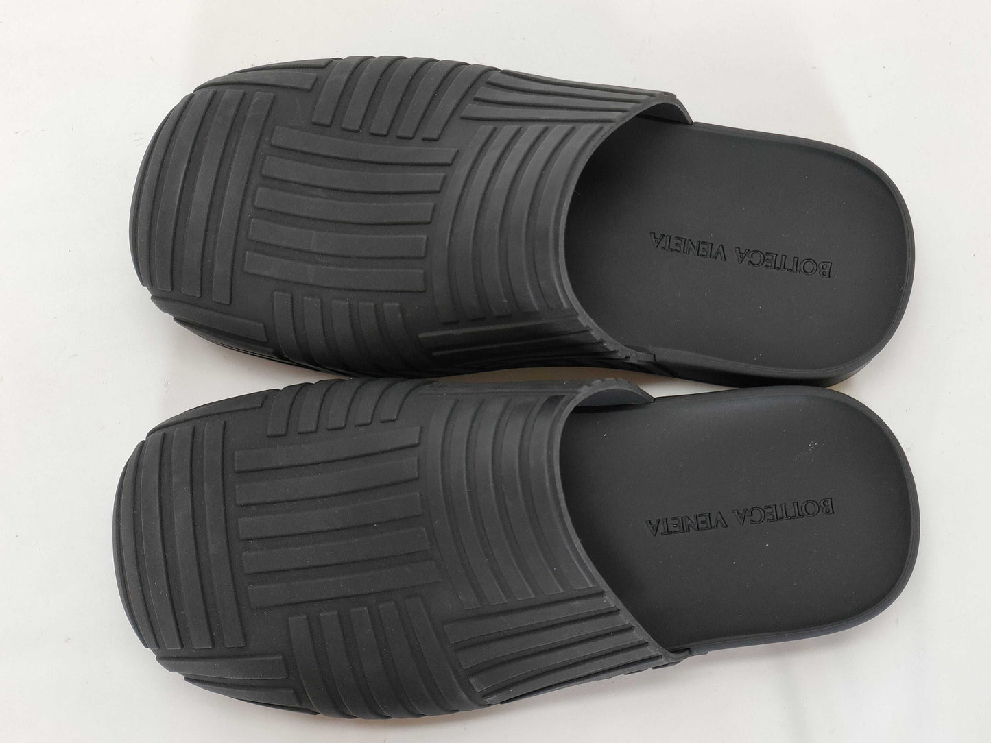 BOTTEGA VENETA Black Rubber Sandals
