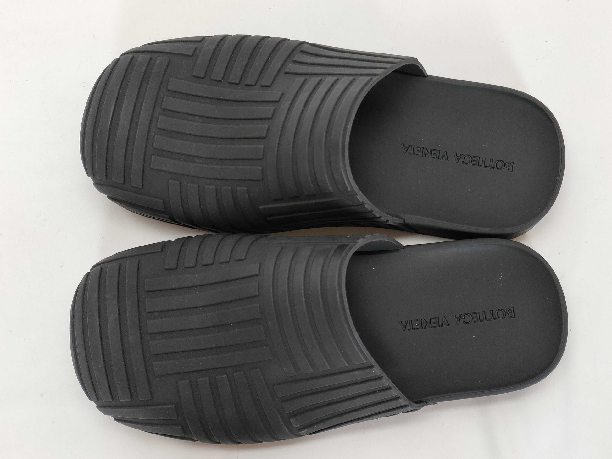 BOTTEGA VENETA Black Rubber Sandals