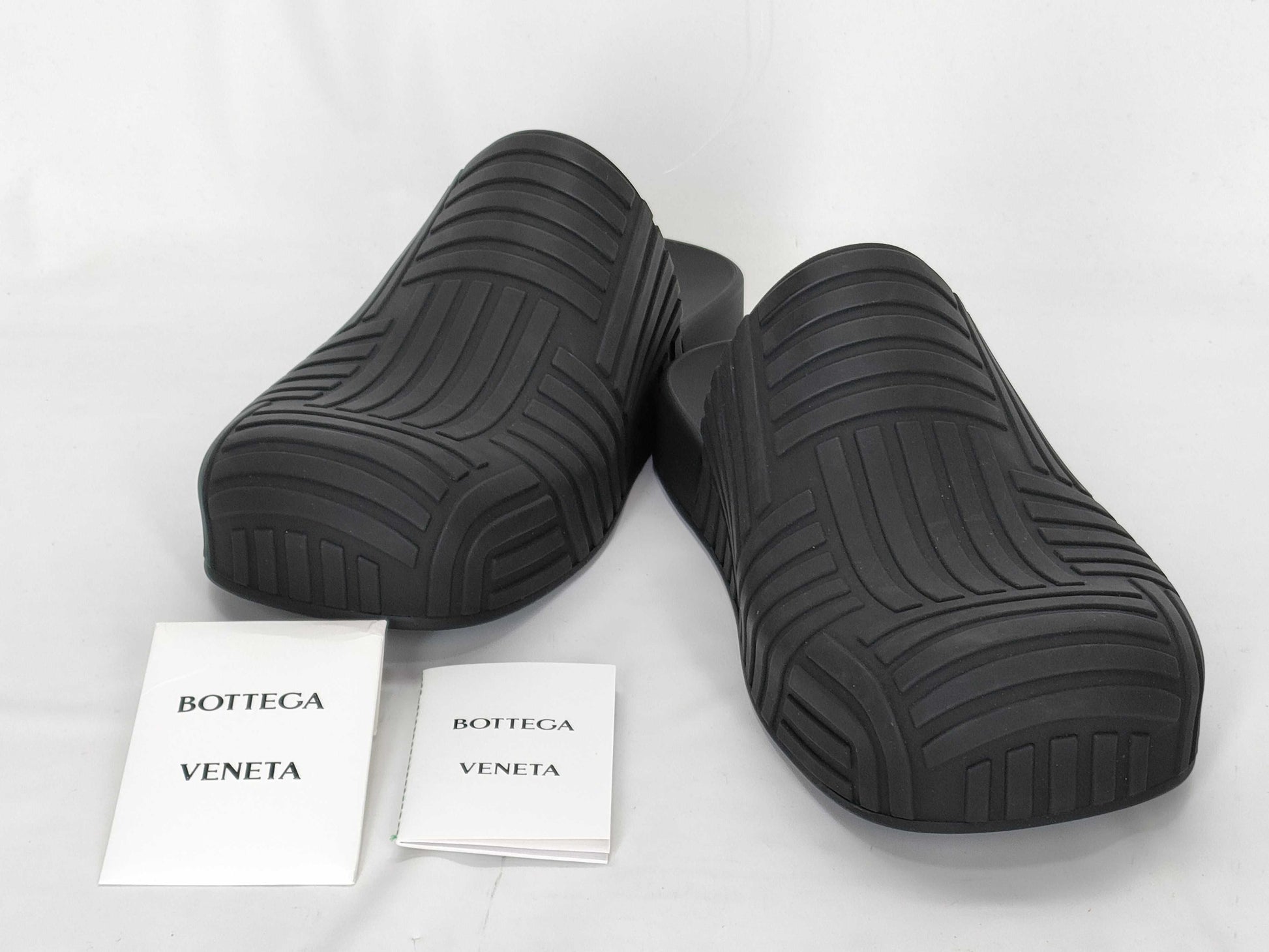 BOTTEGA VENETA Black Rubber Sandals