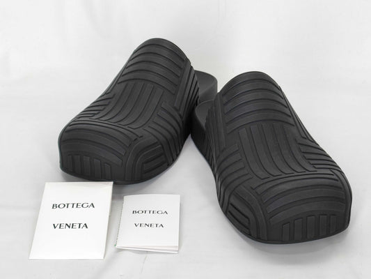 BOTTEGA VENETA Black Rubber Sandals