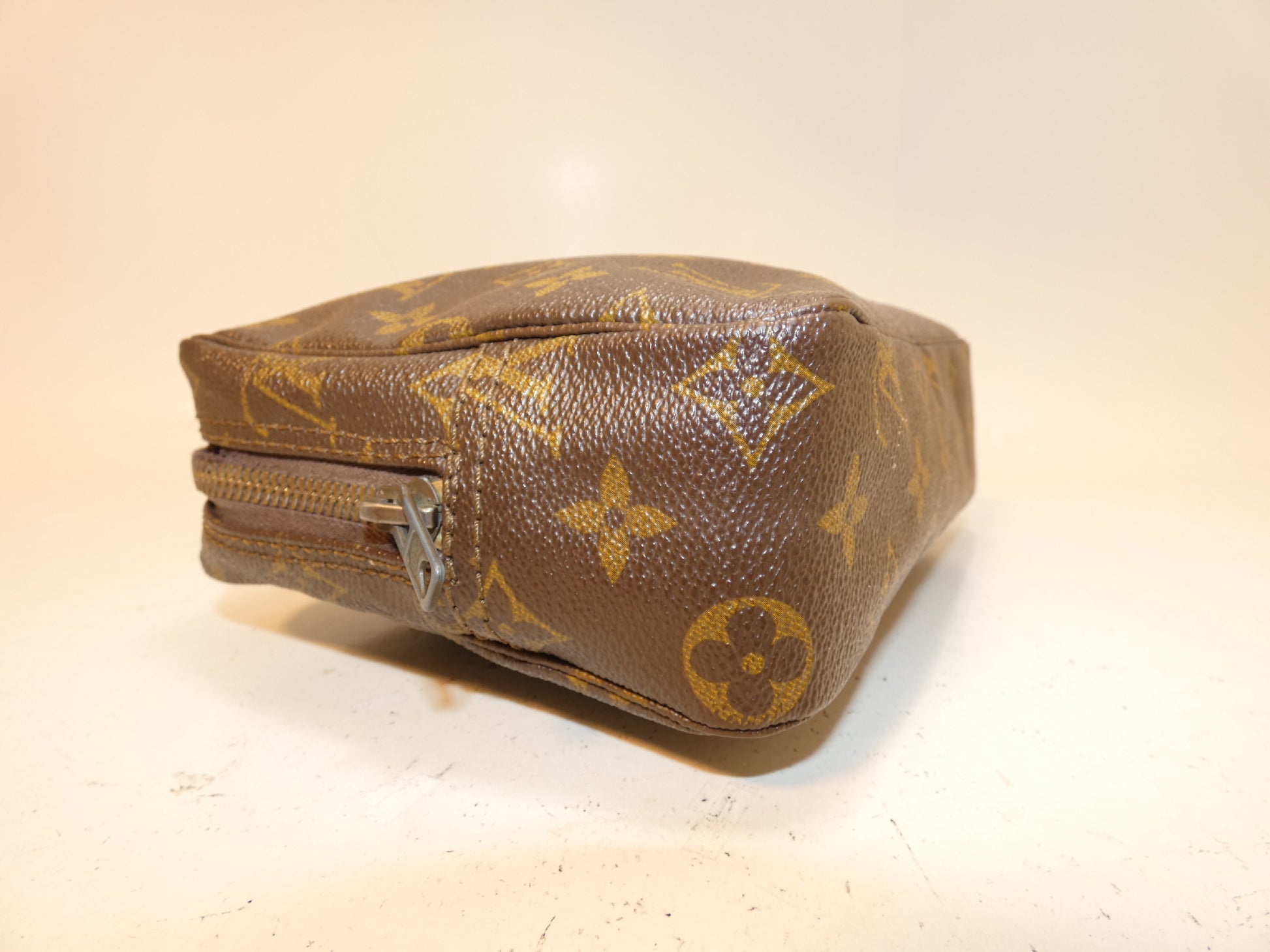 LOUIS VUITTON True Toilet Monogram Pouch Clutch Second Bag