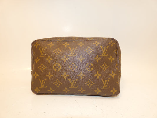 LOUIS VUITTON True Toilet Monogram Pouch Clutch Second Bag
