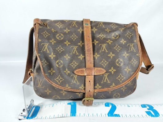 LOUIS VUITTON Monogram M42256 Saumur 30 Shoulder Bag